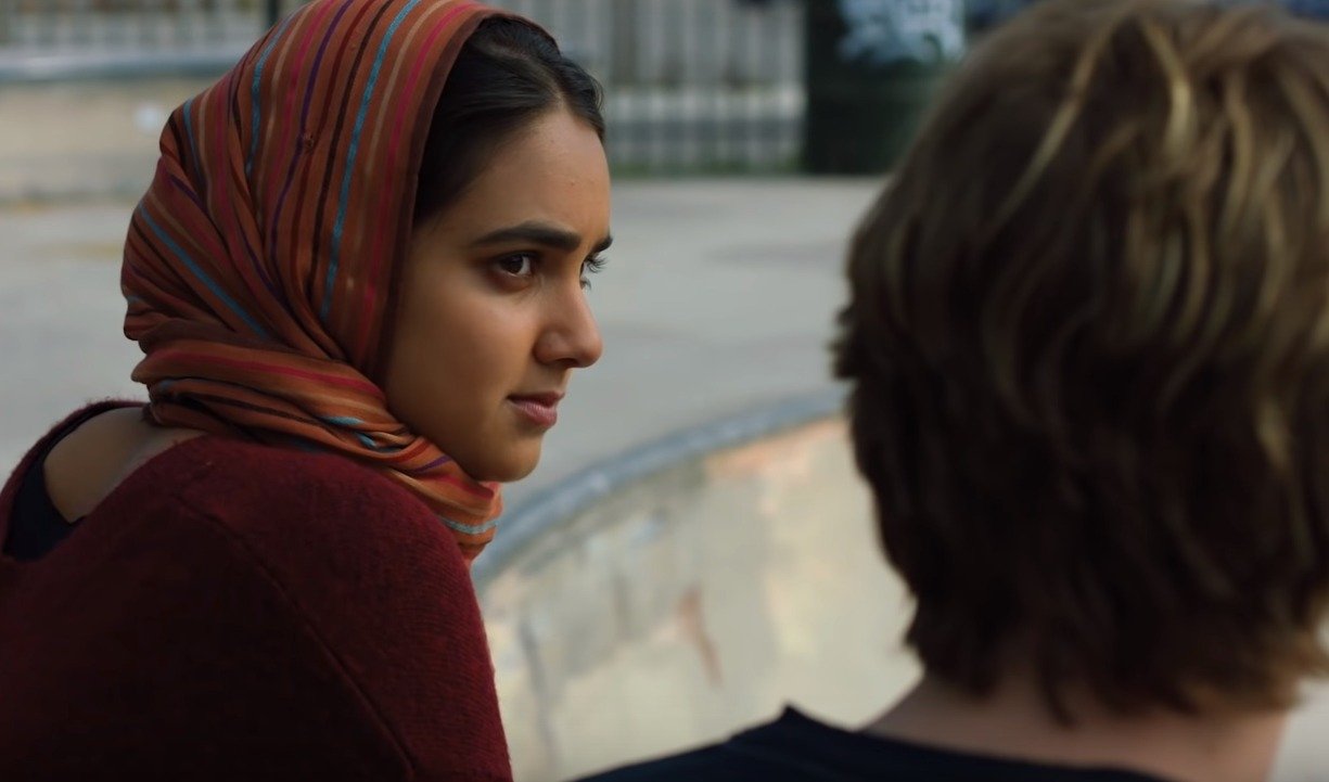“Hala”: Una adolescente musulmana busca su libertad sexual en este éxito de Sundance