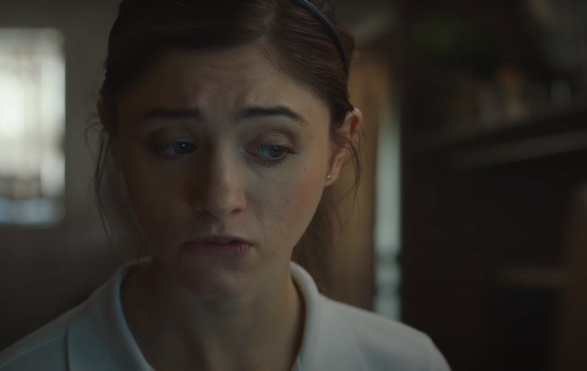 “Yes, God, Yes”: Natalia Dyer descubre la bendición de la masturbación en el trailer de esta comedia adolescente